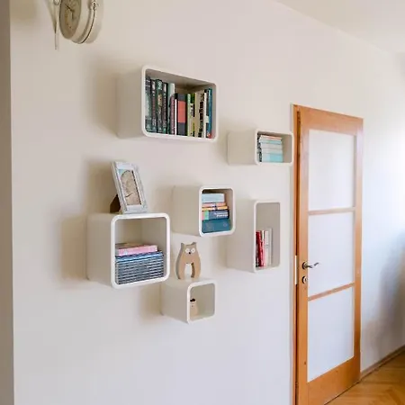 Cozy 2 Bedroom Close To Center