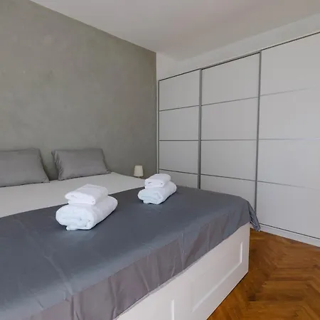 Cozy 2 Bedroom Close To Center * スプリト
